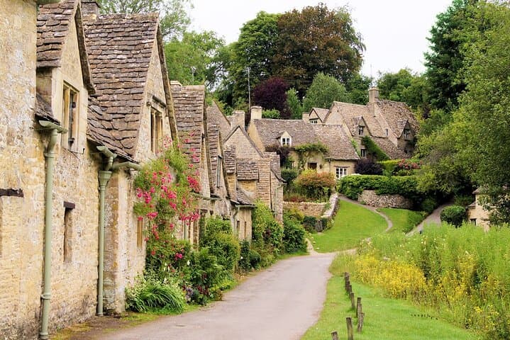 Private Cotswolds & Bath Day Trip from Southampton: Roman Baths, Villages & Views photo 2