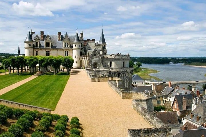 VIP 2-Day Loire Valley Castles Van Tour — Chambord, Chenonceau & Amboise photo 6