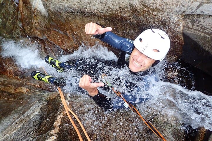 Canyoning the Boggera Gorge: A Guided Adventure in Ticino’s Emerald Waters photo 2