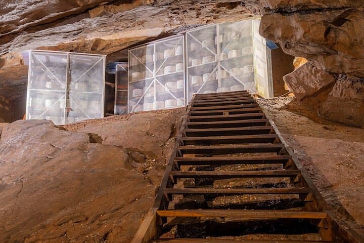 Cheddar Gorge One-Day Private Tour from Southampton — Caves, Cliffs & Cheese photo 6