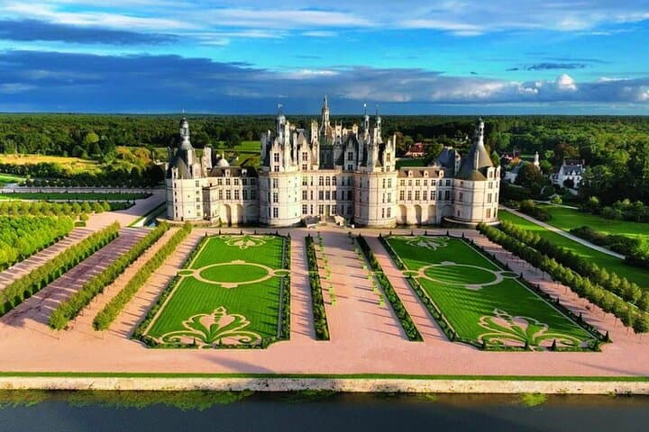 Private Loire Valley Day Trip: Chambord, Chenonceau & Amboise from Paris photo 2