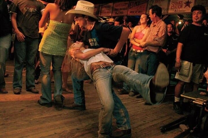 Las Vegas Country Bar Crawl: Party Bus Night Out with Drinks & VIP Access photo 2