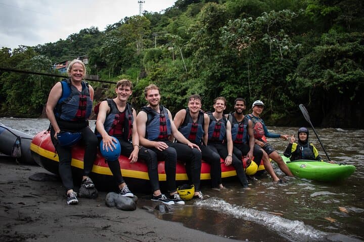 Whitewater Rafting on the Pastaza River — Baños Adrenaline Trip photo 2