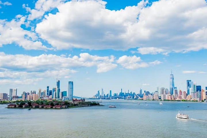 Discover the Legacy: Statue of Liberty and Ellis Island Tour photo 3