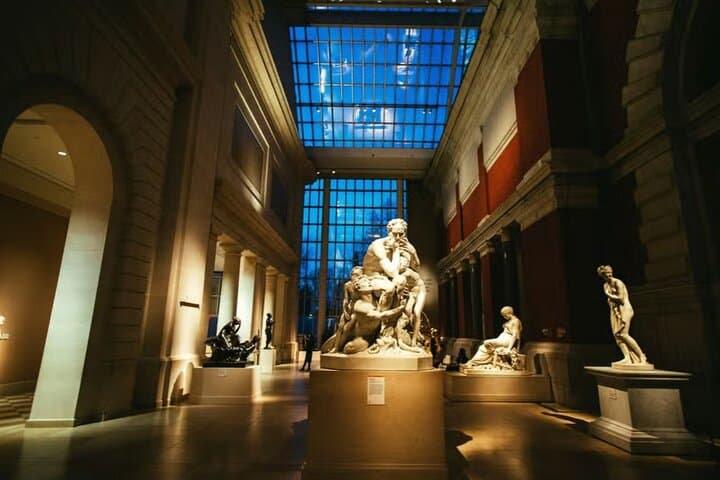 Guided Tour of the Metropolitan Museum of Art: Highlights, Tips & Rooftop Access photo 1