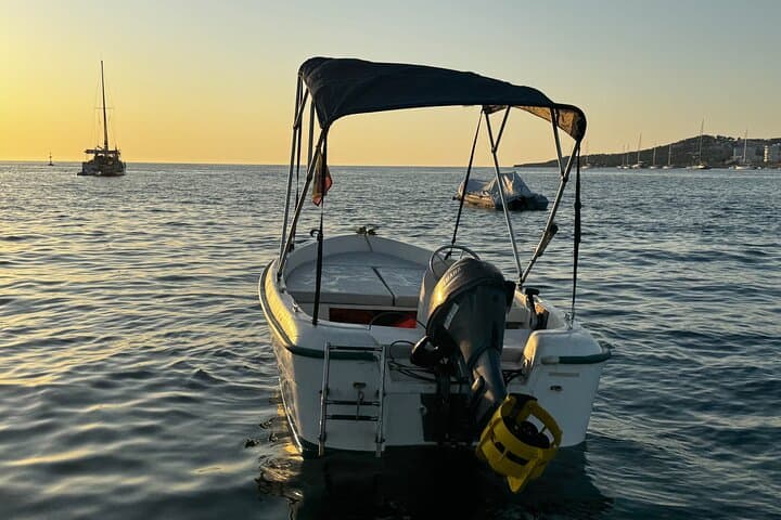 San Antonio Bay Self-Drive Boat Rental: No‑License Island Hopping in Ibiza photo 4