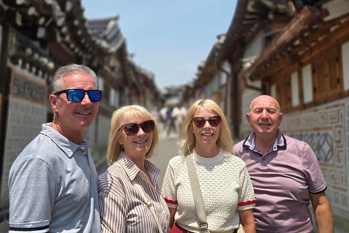 Incheon Port Layover: Private Car Tour to Seoul’s Palaces, Markets & River Views photo 2