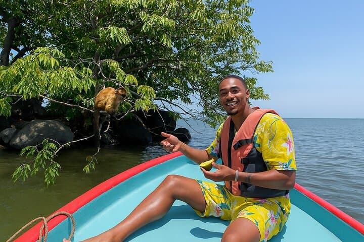 Complete Granada and Masaya Day Tour: Lake Islets, Markets & Masaya Volcano photo 1