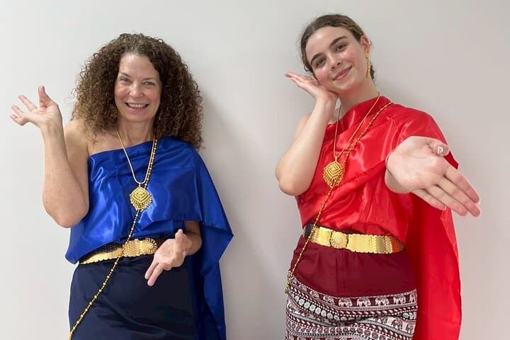 Bangkok Thai Dance Class Near Sri Thepha MRT — Costume & Cultural Experience