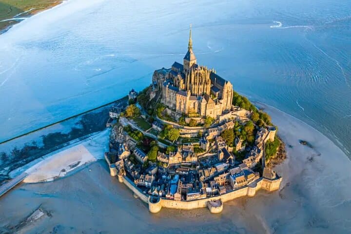 Private 2-Day Mont‑Saint‑Michel & Loire Valley Châteaux VIP Van Tour from Paris photo 2