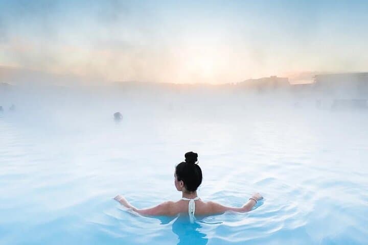 Keflavik Airport Transfer with 2-Hour Blue Lagoon Stop