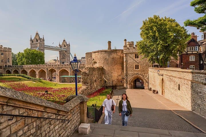 Tower of London Guided Tour + Flexible Thames River Cruise Ticket photo 5