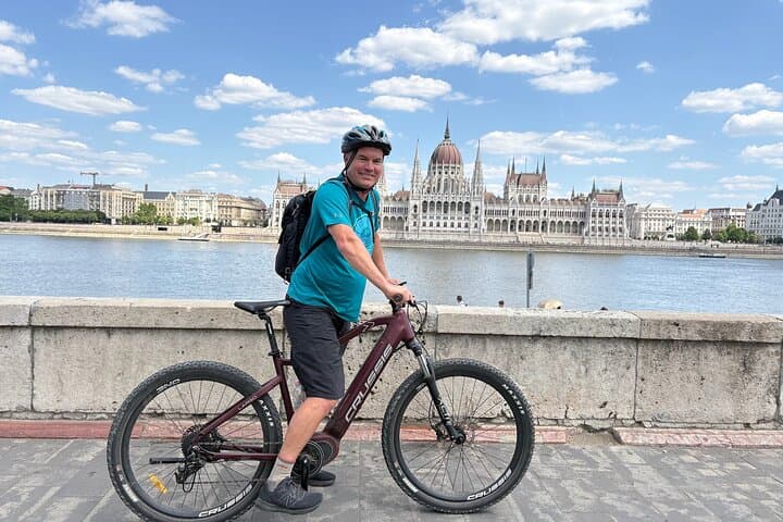 Budapest E-Mountain Biking in the Buda Hills — Elisabeth Lookout E‑Bike Tour photo 4