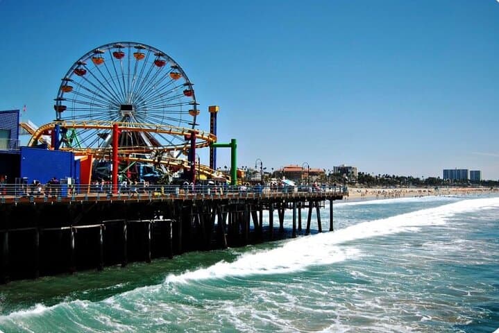 Explore the Iconic Sights of Santa Monica on a Private Jeep Tour photo 1