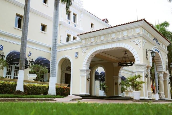 Prado Walking Tour: Stories of Barranquilla's Historic El Prado photo 3