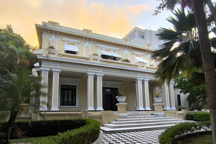 Prado Walking Tour: Stories of Barranquilla's Historic El Prado