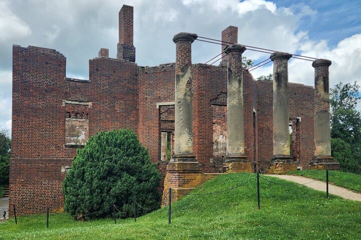 Charlottesville Private Wine Tour: Keswick Wineries & Monticello AVA Tastings photo 3