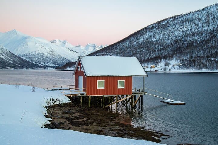 Tromsø Arctic Fjords Photo Tour — Kvaløya 4x4 Photo Safari photo 4