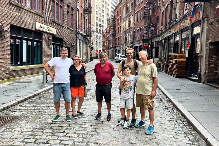Lower Manhattan Walking Tour: Wall Street, Charging Bull & 9/11 Memorial