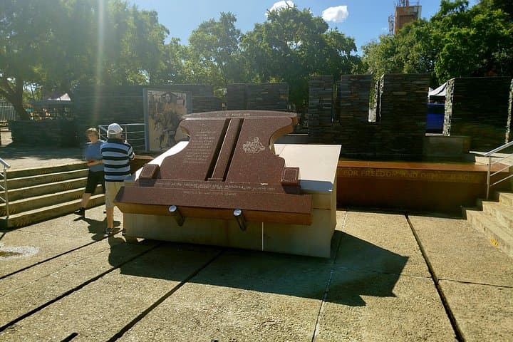 Full-Day Soweto, Liliesleaf & Constitutional Hill History Tour — Johannesburg photo 2