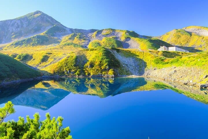 Tateyama Kurobe Alpine Route Private Tour — Snow Corridor, Kurobe Dam & Murodo Plateau photo 3