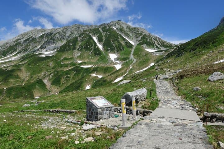 Tateyama Kurobe Alpine Route Private Tour — Snow Corridor, Kurobe Dam & Murodo Plateau photo 4
