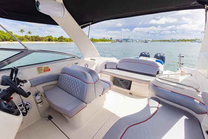 West Palm Beach Private Boat Cruise to Peanut Island — Captain-Led Sightseeing & Sandbar Time photo 4