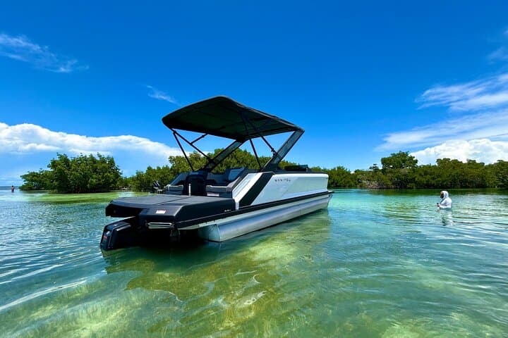 Key West 6-Hour Private Boat Charter: Sandbars, Snorkel & Dolphin Watch