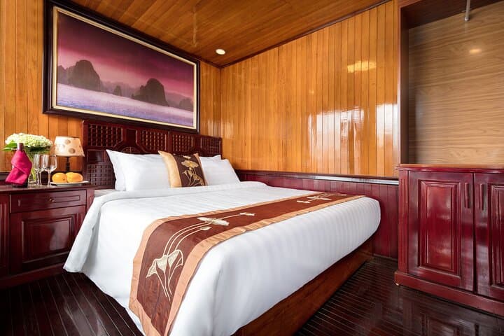 Overnight Halong Bay Cruise: 2D1N Titop Island, Kayaking & Cave Tour photo 3