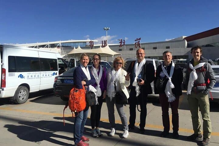 5-Day Luxury Tibet Tour: Potala Palace, Yamdrok Lake & Authentic Tibetan Culture photo 3