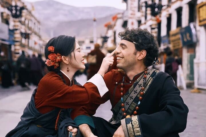 5-Day Luxury Tibet Tour: Potala Palace, Yamdrok Lake & Authentic Tibetan Culture photo 4