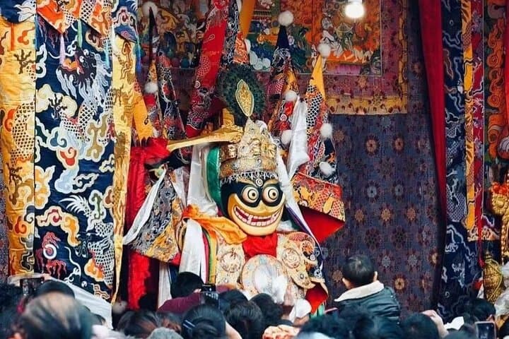 5-Day Luxury Tibet Tour: Potala Palace, Yamdrok Lake & Authentic Tibetan Culture photo 5