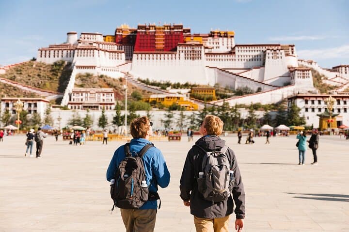 5-Day Luxury Tibet Tour: Potala Palace, Yamdrok Lake & Authentic Tibetan Culture