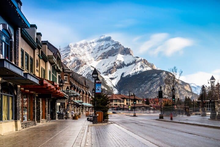 4-Day Calgary to Canadian Rockies Tour: Banff, Icefields Parkway & Lake Louise photo 4