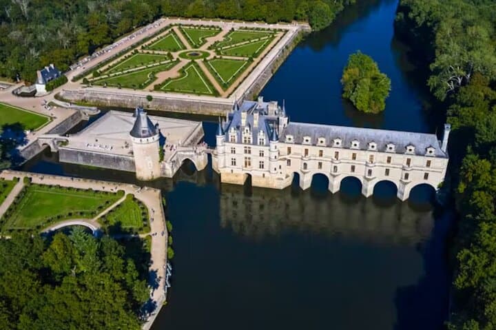Private Loire Valley Day Trip: Chambord, Chenonceau & Amboise from Paris photo 4