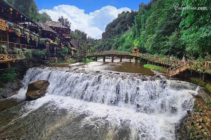 Scenic Walk to Cat Cat Village — Private Sapa Trek with Local Guide photo 2