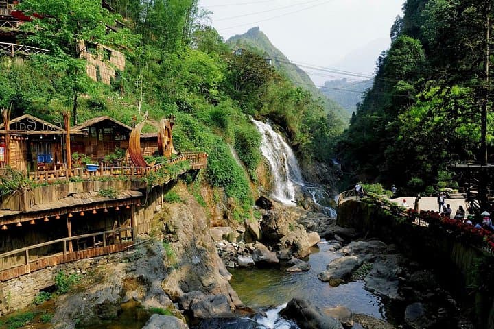 Sapa Cat Cat Village Walking Tour: Hmong Village Trek with Waterfalls and Rice Terraces photo 2