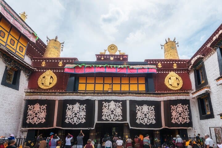 7-Day Lhasa to Everest Base Camp: Cultural and High-Altitude Exploration photo 4