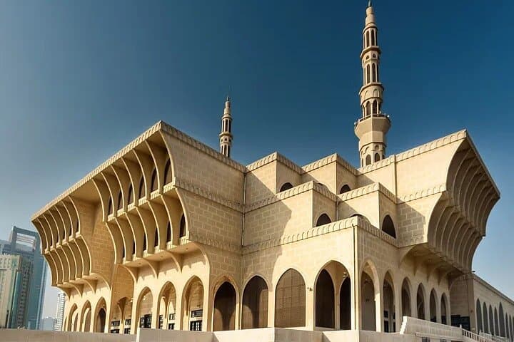 Sharjah Cultural Day Tour from Dubai: Corniche, Mosques & Souks photo 4