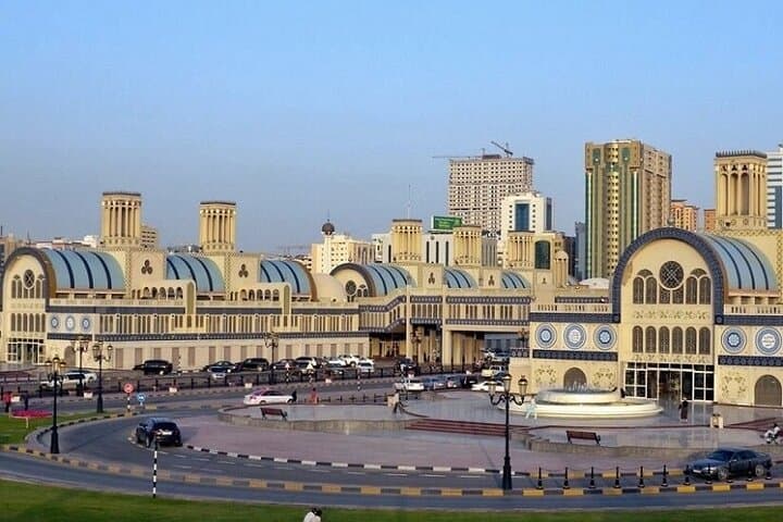 Sharjah Cultural Day Tour from Dubai: Corniche, Mosques & Souks
