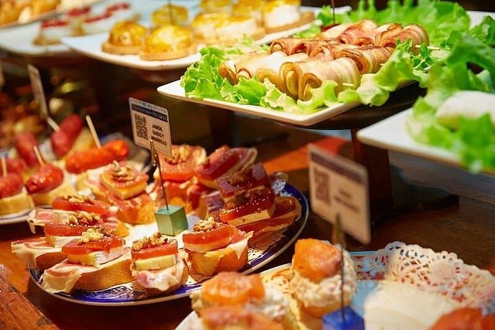 San Sebastián Ebike & Pintxos Tour — La Concha Ride and Old Town Bar Hopping photo 3
