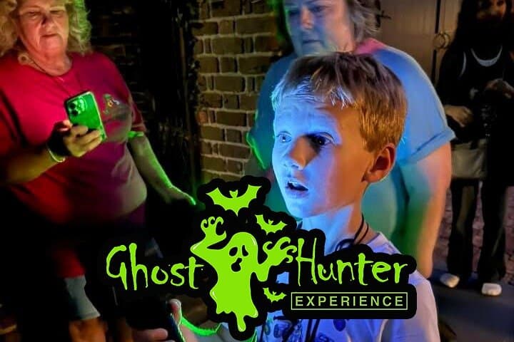 Ghost Hunter Experience in Charleston: Hands-On Paranormal Tour