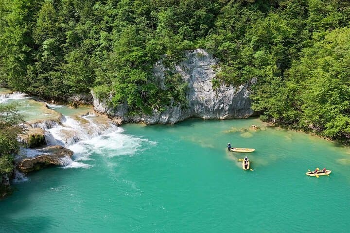Kayaking the Mrežnica River: 5 km of Waterfalls and Turquoise Pools photo 6
