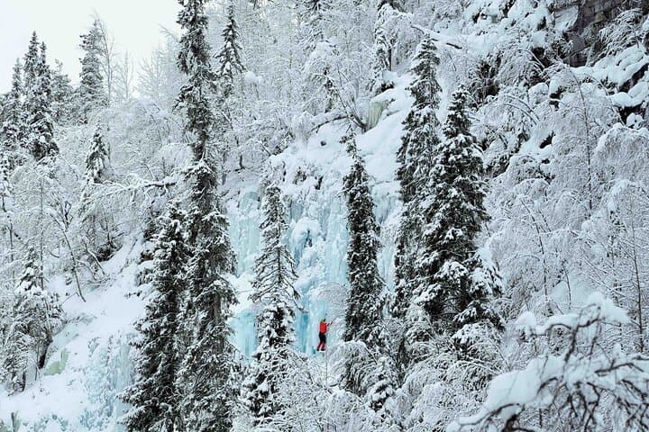 Korouoma Frozen Waterfalls Hike — Kemijärvi Day Tour to Lapland Icefalls photo 5