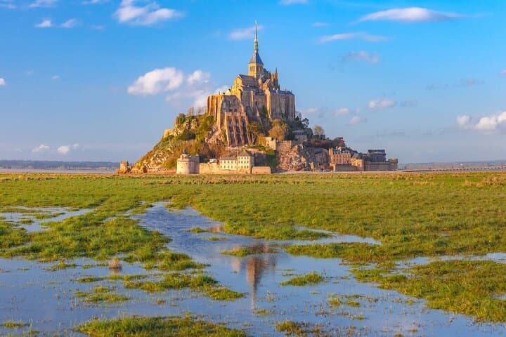Private Custom Day Tour from Paris: Versailles, Giverny & Countryside by Car photo 2