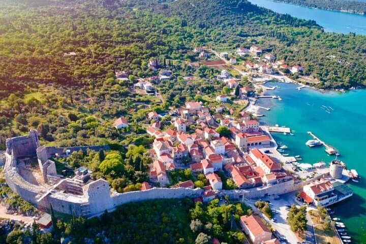 Private Transfer Split to Dubrovnik with Ston Wine & Oyster Stops photo 2