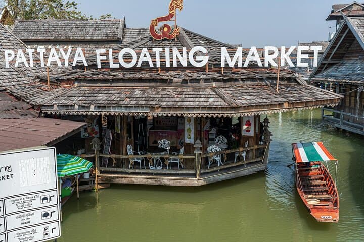 Pattaya Floating Market Guided Tour: Explore Thailand’s Four-Regions Market with Hotel Transfer photo 1