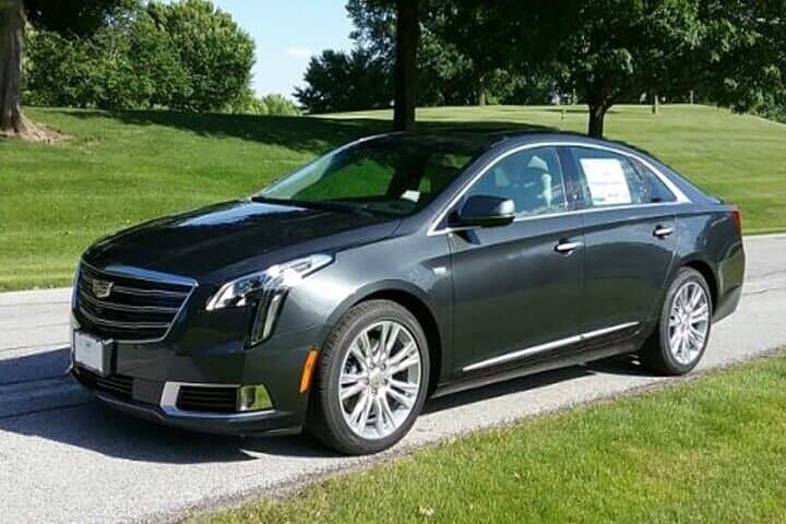 Private Luxury Transfer: Milwaukee Airport (MKE) to Downtown in a Cadillac photo 3