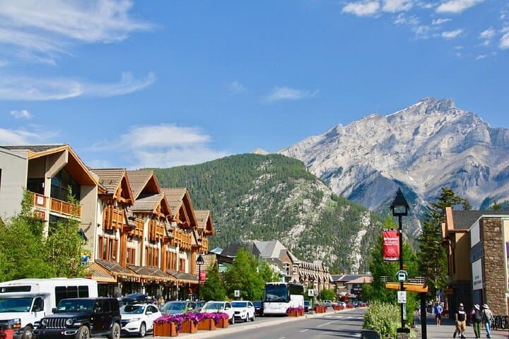 4-Day Calgary to Canadian Rockies Tour: Banff, Icefields Parkway & Lake Louise photo 5