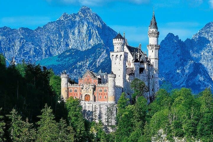 Private Skip-the-Line Neuschwanstein Tour from Garmisch-Partenkirchen — Full-Day Castles & Alpine Drive photo 1